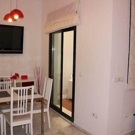 إشبيلية Apartamentos Rg Triana, Calle Castilla Con Patio المظهر الخارجي الصورة
