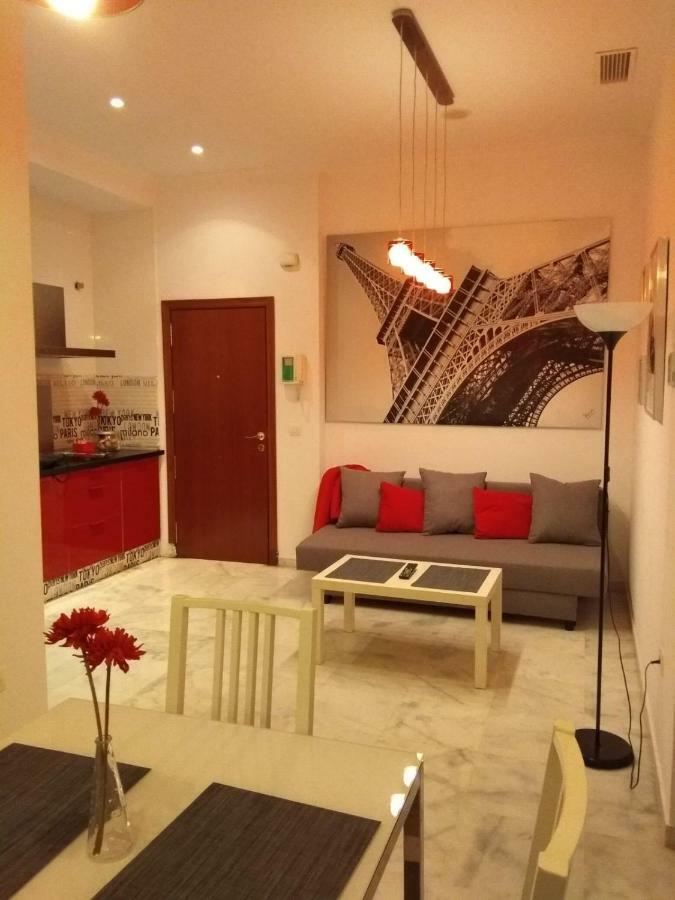 إشبيلية Apartamentos Rg Triana, Calle Castilla Con Patio المظهر الخارجي الصورة