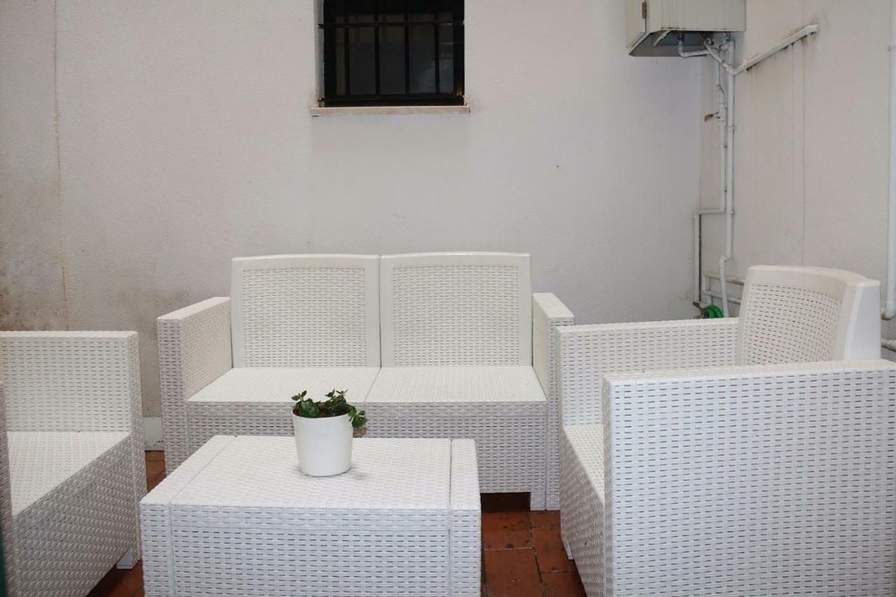 إشبيلية Apartamentos Rg Triana, Calle Castilla Con Patio المظهر الخارجي الصورة