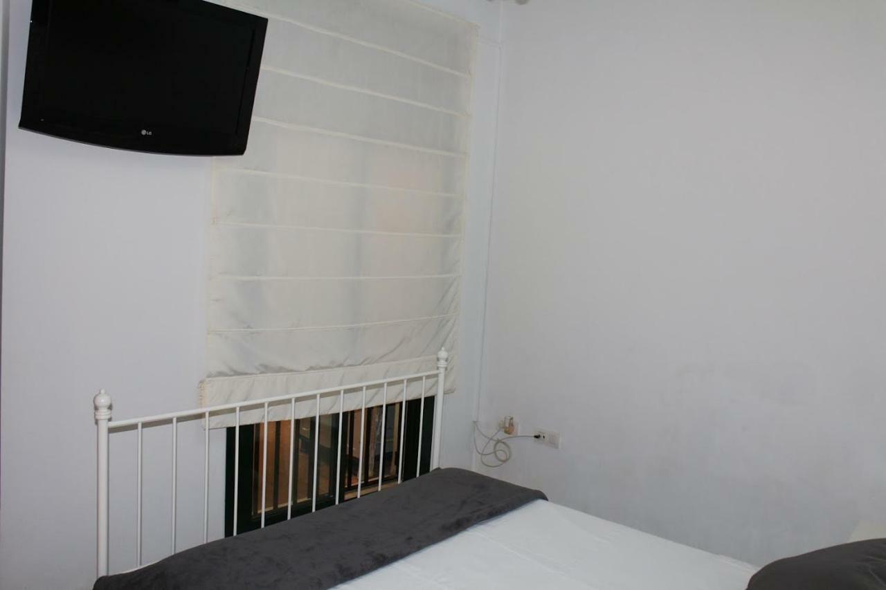 إشبيلية Apartamentos Rg Triana, Calle Castilla Con Patio المظهر الخارجي الصورة
