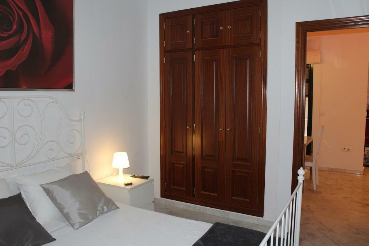 إشبيلية Apartamentos Rg Triana, Calle Castilla Con Patio المظهر الخارجي الصورة
