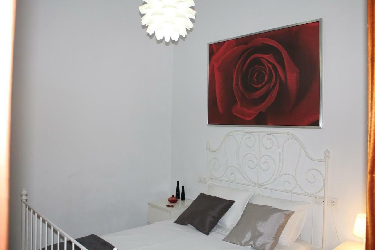 إشبيلية Apartamentos Rg Triana, Calle Castilla Con Patio المظهر الخارجي الصورة