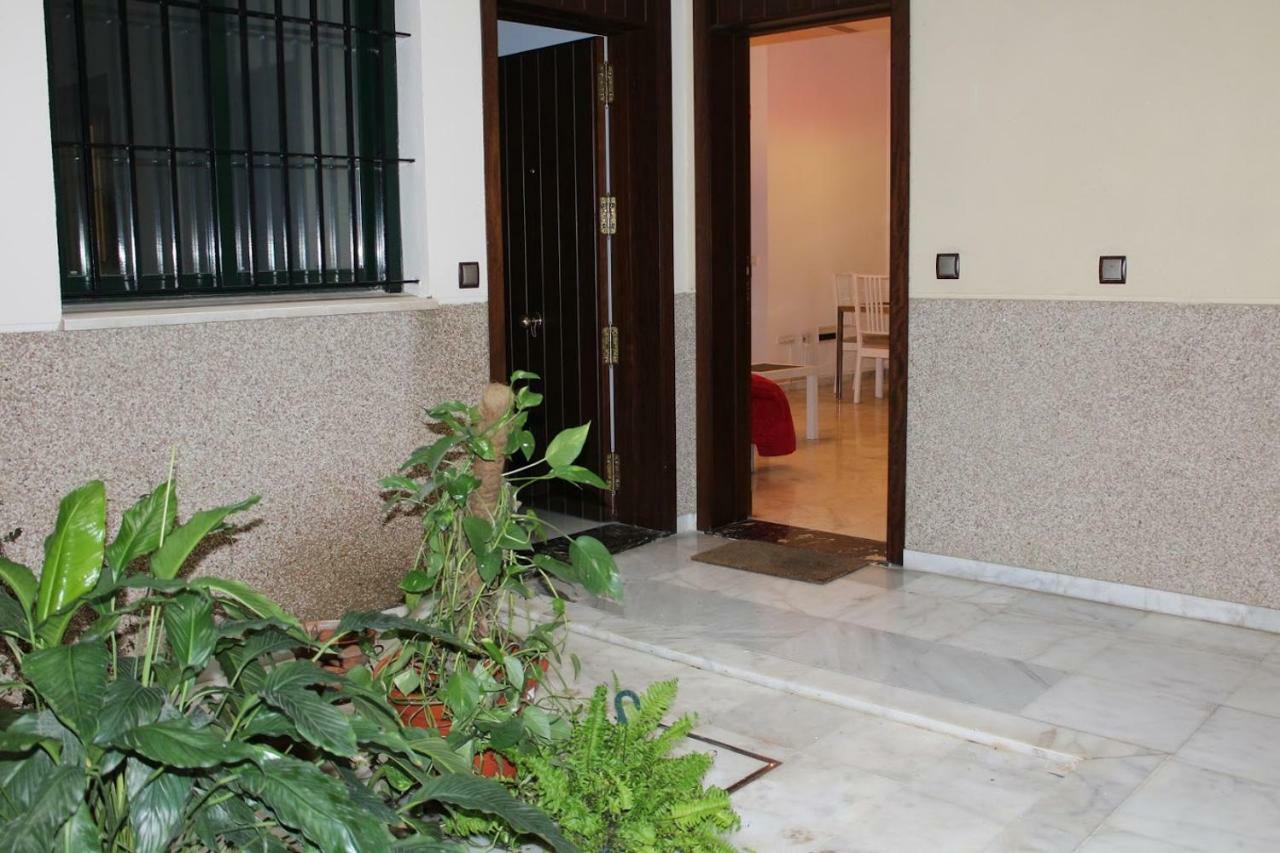 إشبيلية Apartamentos Rg Triana, Calle Castilla Con Patio المظهر الخارجي الصورة